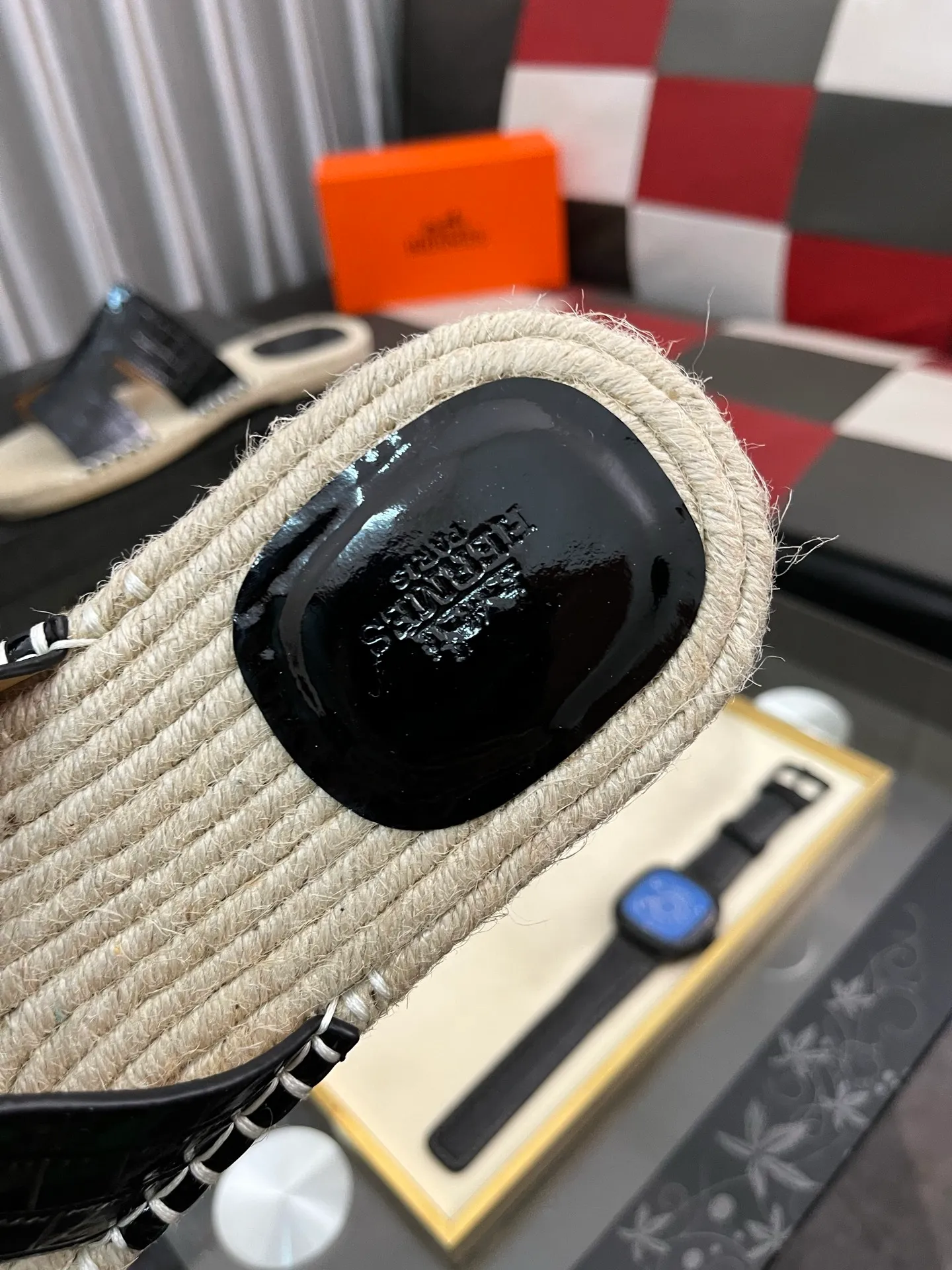 Men's shoes 💰340⌚️⌚️《HERMES》Hermes 💁♂️Men's casual slippers, compare the quality at the counter🧚🏿♂️ The upper layer has a stone pattern with clear texture, showing high-end, high-end, comfortable to wear and versatile. Purely hand-pulled, raw rubber breathable outsole, breathable and comfortable lambskin lining, 100% comfortable density, original rubber outsole wear-resistant code number 38-44. Can be customized 45-46-47
